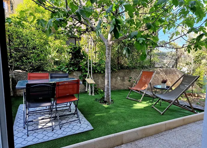 Studio Au Bas Des Cretes En Bas De Villa A La Ciotat Proche De La Mer Et De Marseille